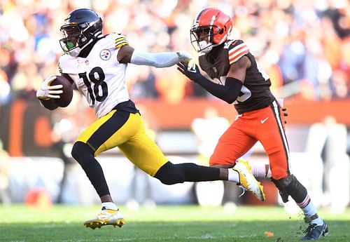 Pittsburgh Steelers v Cleveland Browns