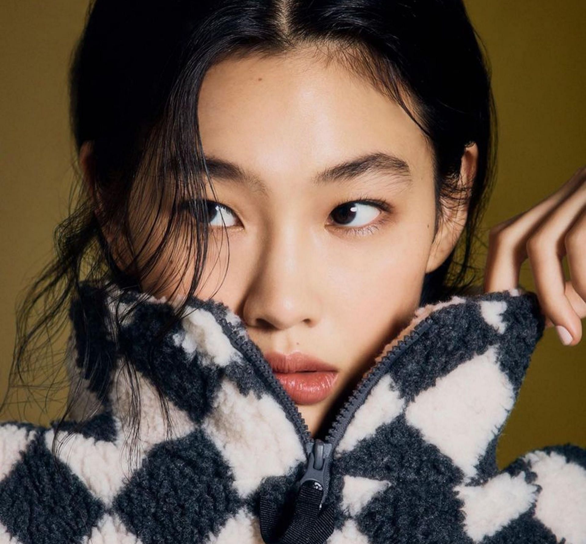 Squid Game' Star Hoyeon Jung Covers Vogue Japan March 2022 — Anne