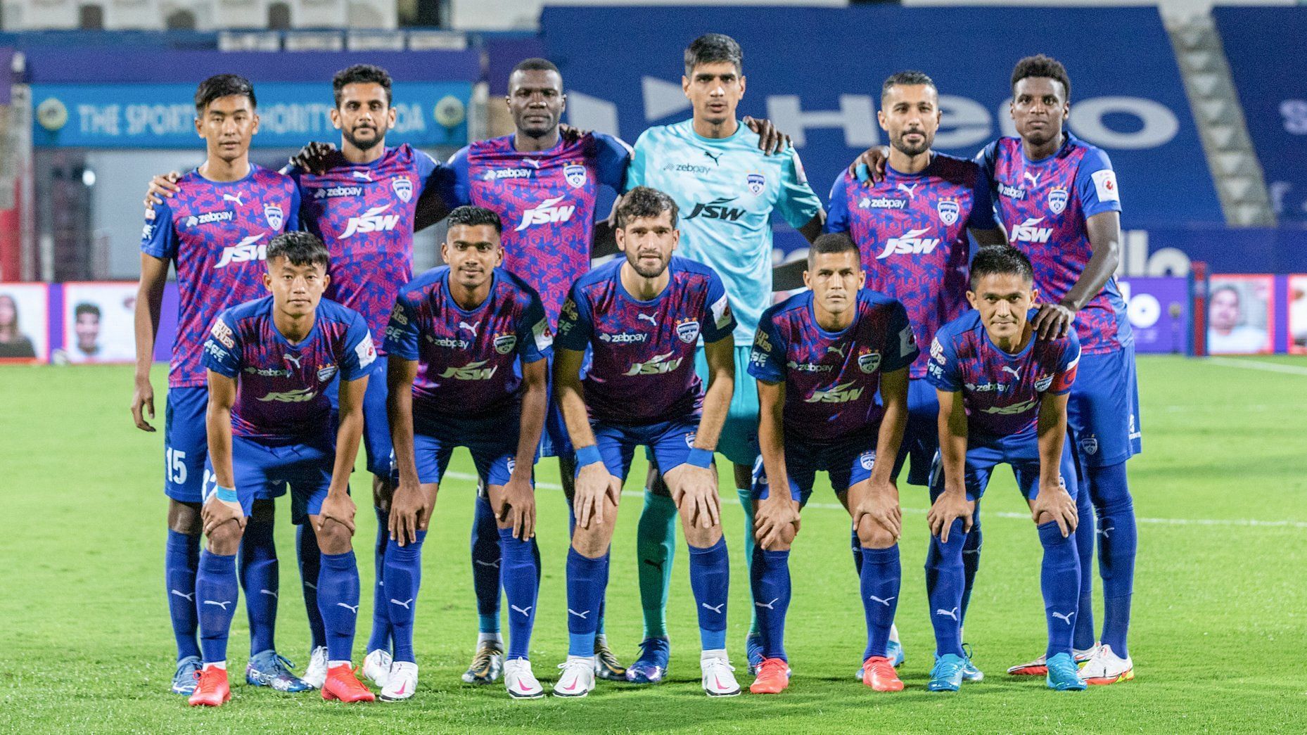 Bengaluru FC players posing ahead of their game against FC Goa. (Image Courtesy: Twitter/Bengaluru FC)