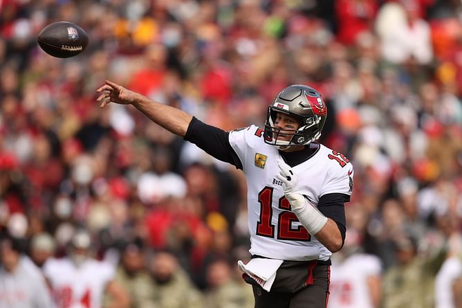 How many all-time records can Tom Brady break in Week 18 of 2021 NFL season?