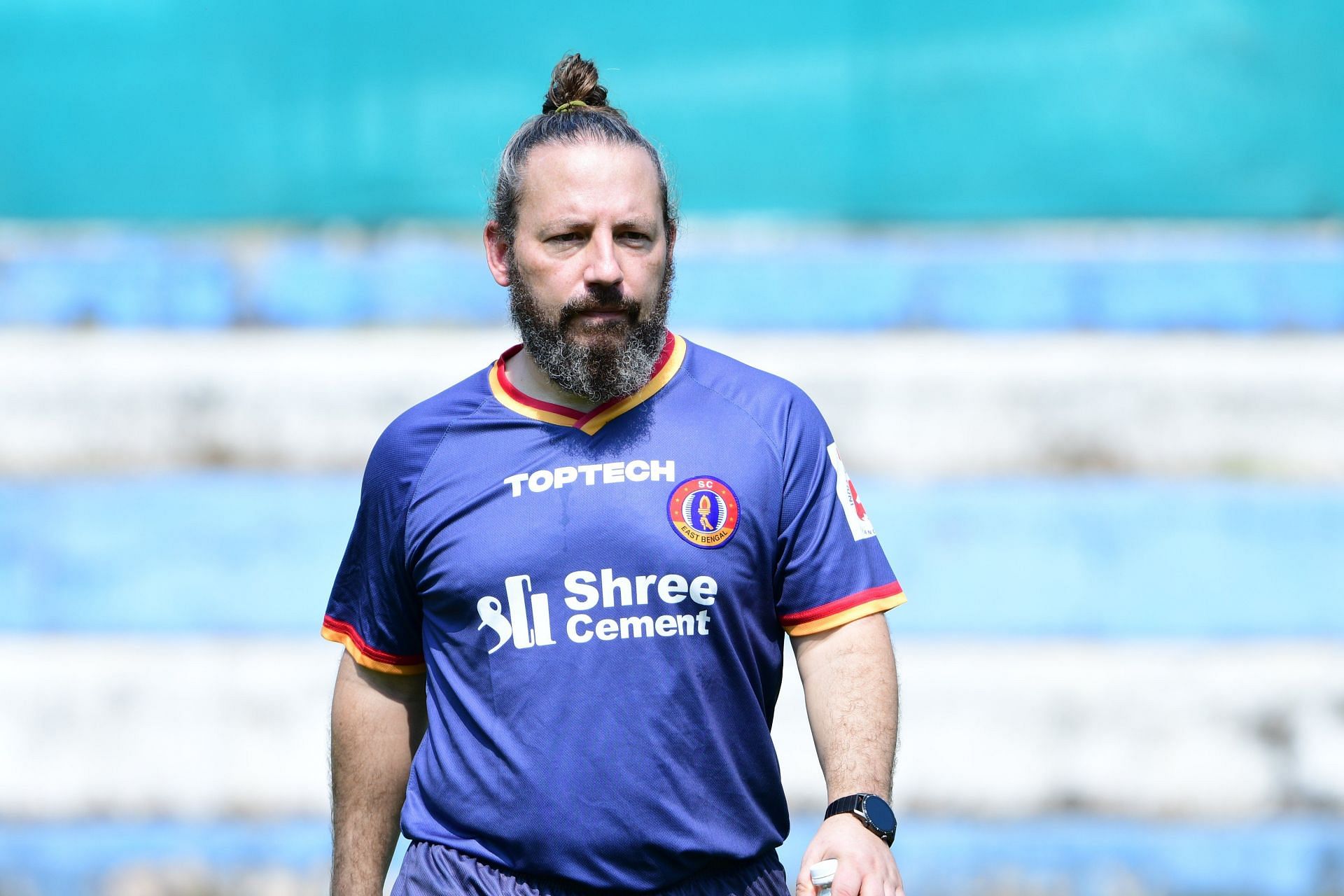 SC East Bengal head coach Mario Rivera looks on as his side trains (PC: Twitter/sc_eastbengal)