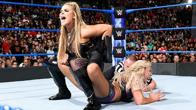 6 WWE stars who used a family member's finishing move