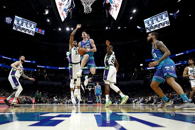 Milwaukee Bucks vs Charlotte Hornets Prediction & Match Preview - January 10th , 2022 | NBA Season 2021-22