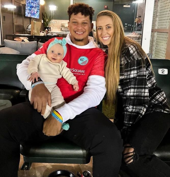 Patrick Mahomes’ fiancée Brittany Matthews shares heartwarming photo of daughter Sterling snuggling with their pet dog