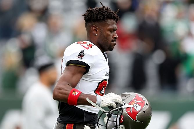 Antonio Brown celebrated Buccaneers' playoff loss by raking up a $15K bar tab