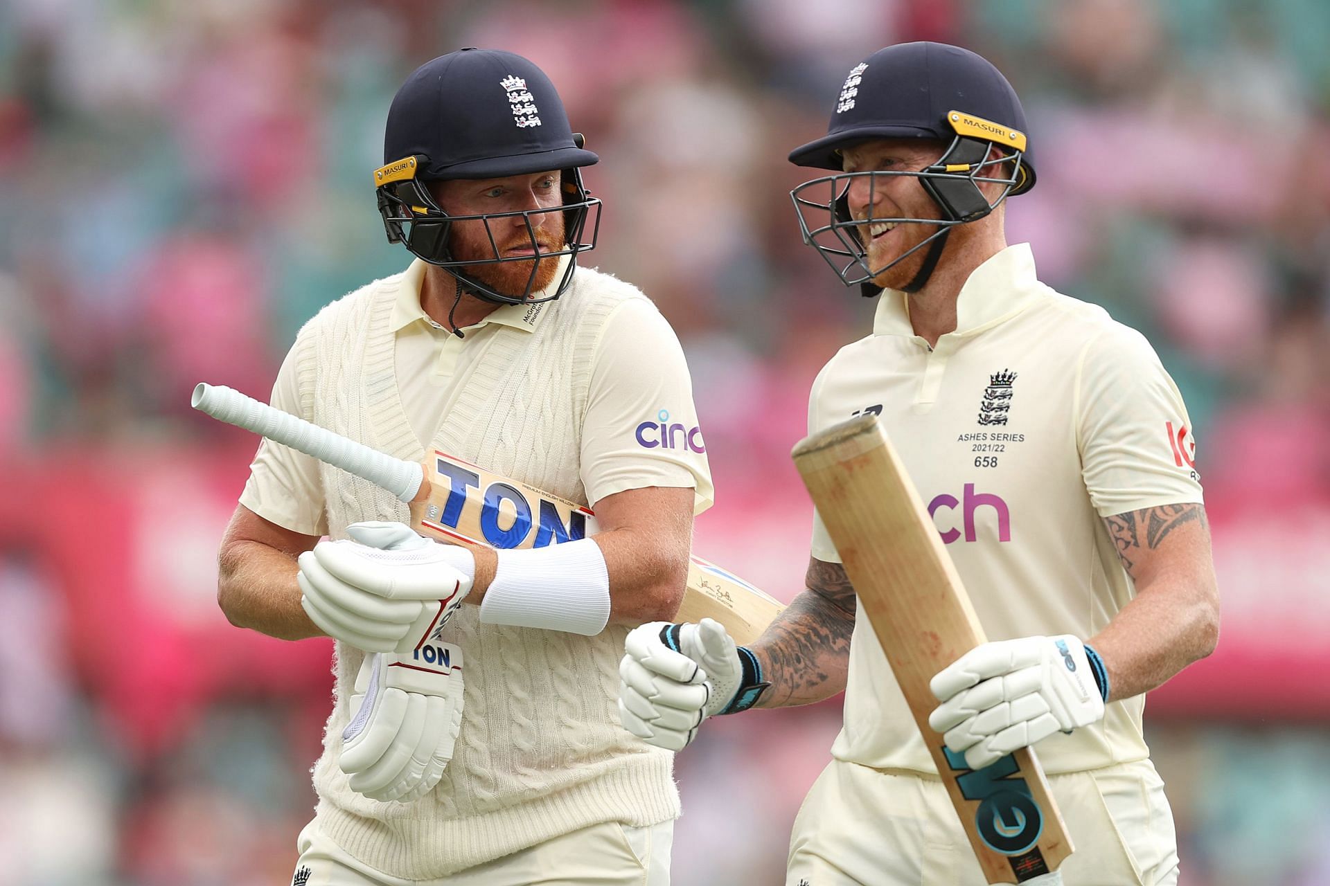 Jonny Bairstow and Ben Stokes will have to play through injuries during England&#039;s second innings in Sydney.