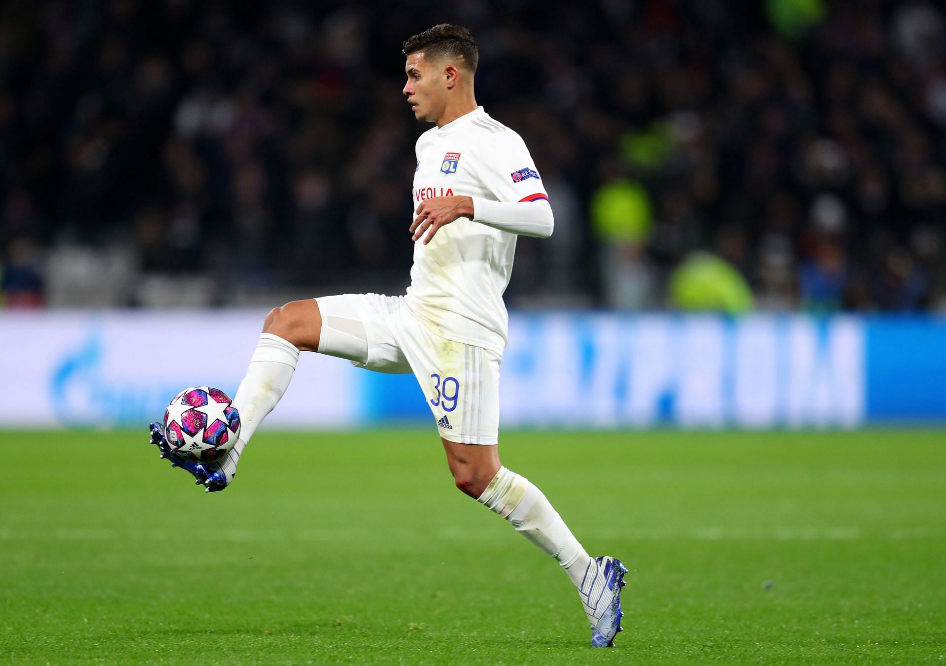 Olympique Lyon v Juventus - UEFA Champions League Round of 16: First Leg