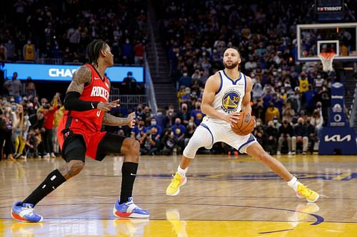 Golden State Warriors' Stephen Curry steps back for the game-winning shot