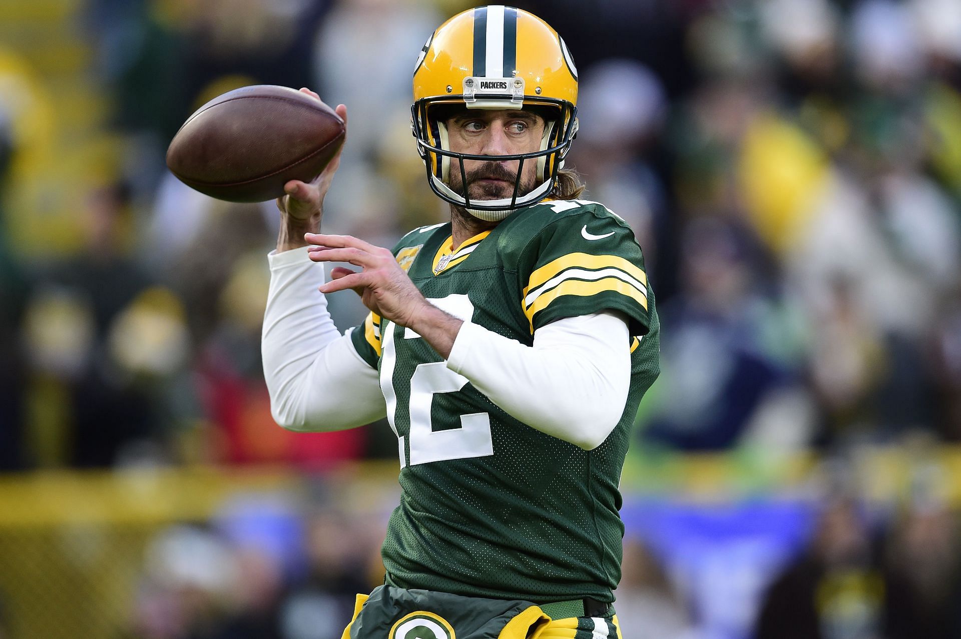 Packers QB Aaron Rodgers calls award voter 'a bum' following
