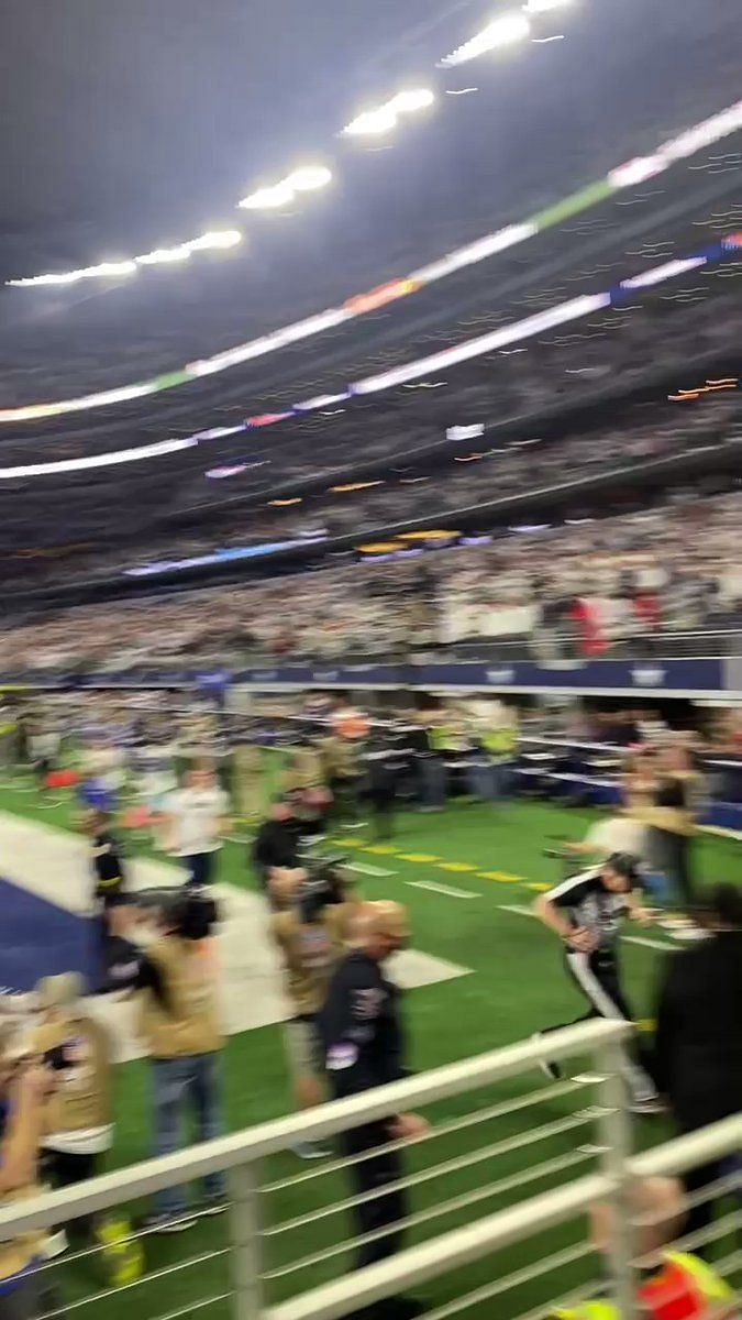 Cowboys vs 49ers: Dallas fans throw trash at the refs after