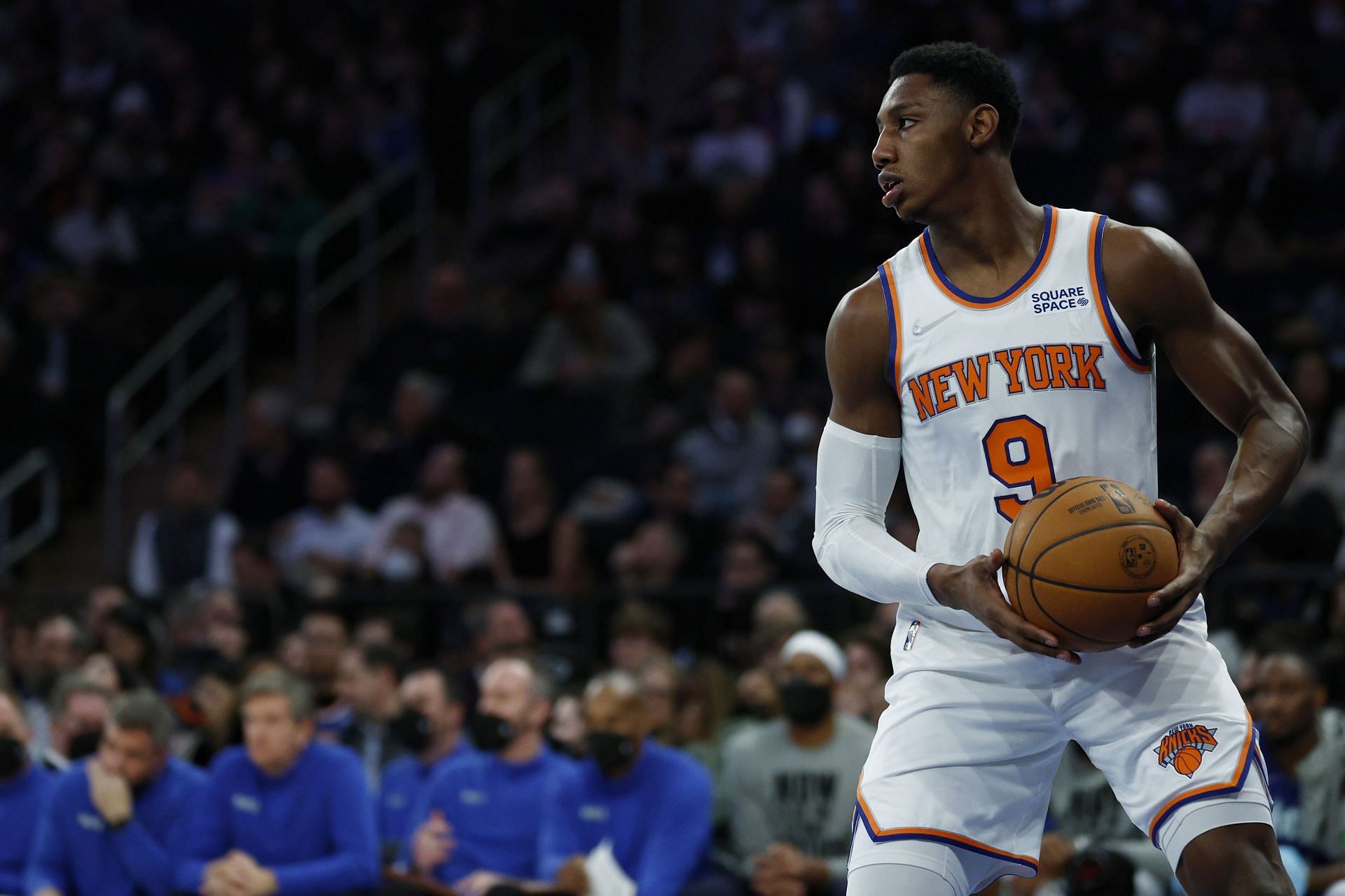 RJ Barrett scans the floor to make a play