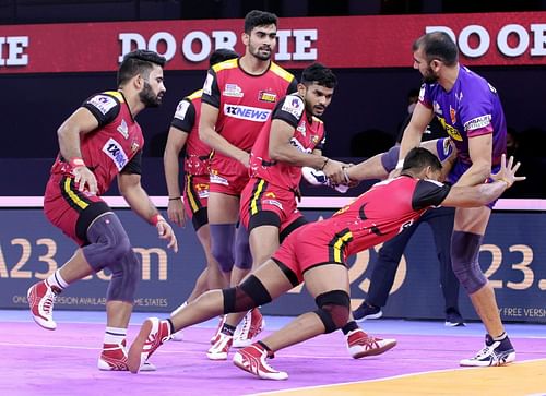 Bengaluru Bulls humiliated Dabang Delhi KC in the second match that happened on January 12, 2022 (Image: Pro Kabaddi/Facebook).