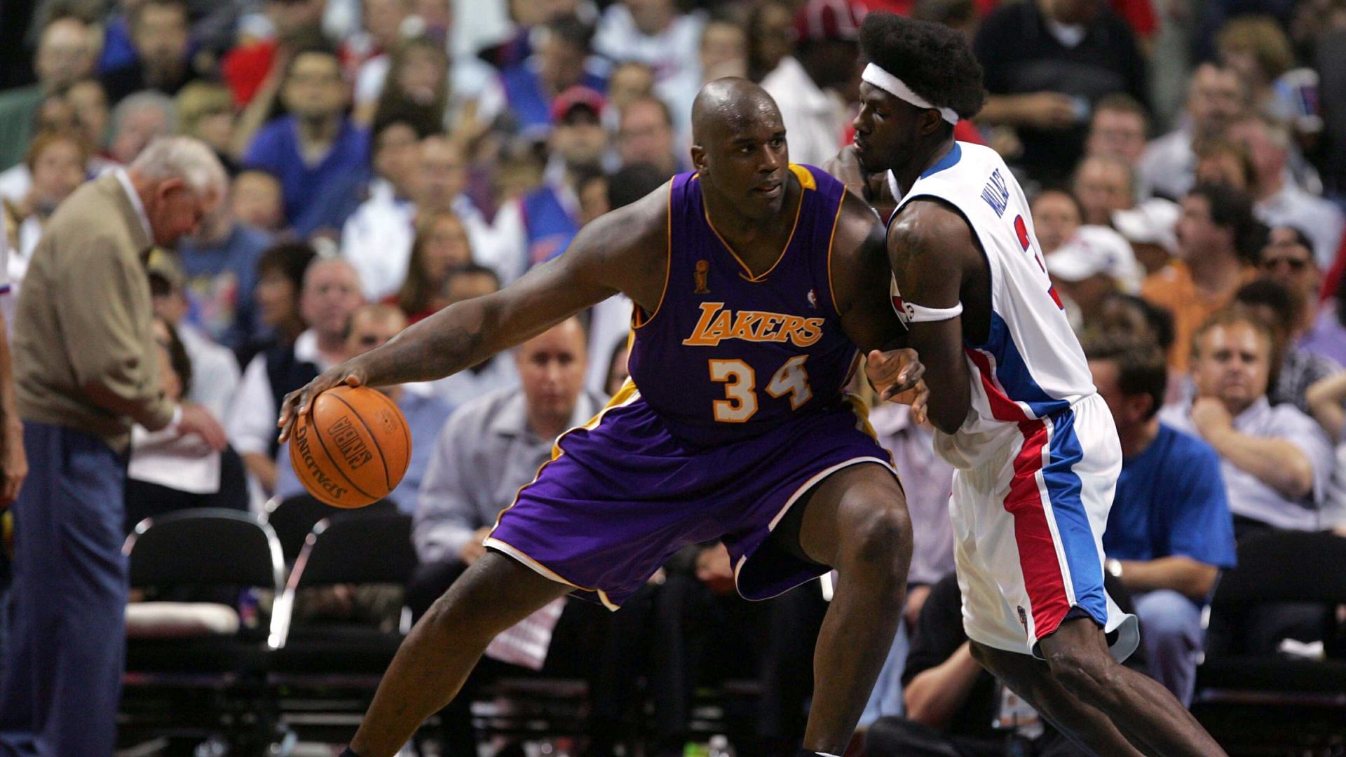 O'Neal posting up during the 2004 NBA Finals.