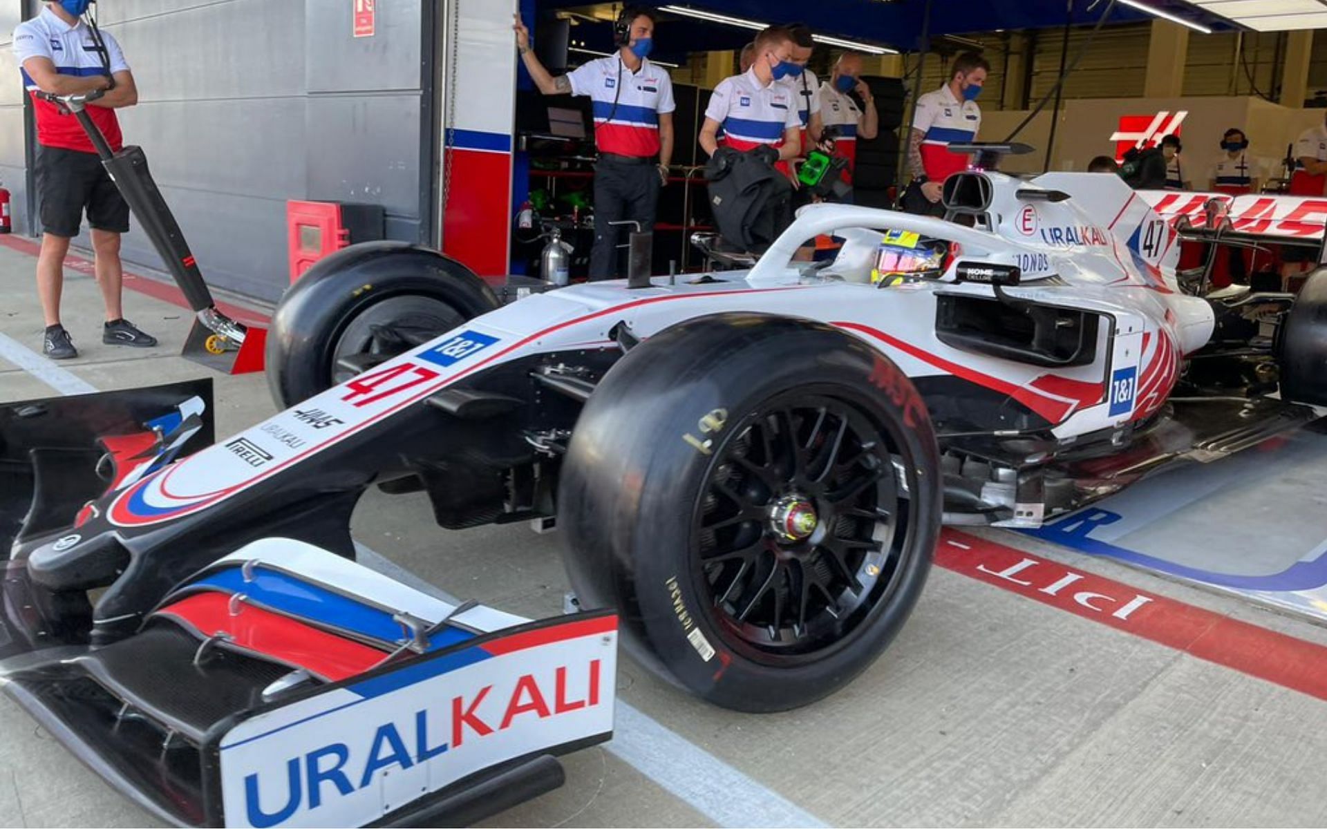 Mick Schumacher (47) Haas VF-21, testing the 18-inch tires at Silverstone in early 2021