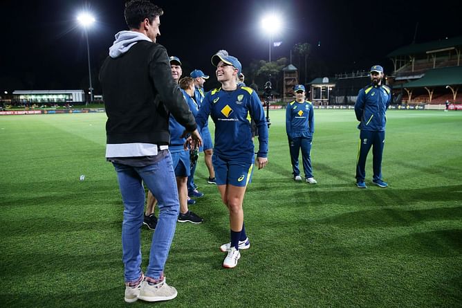 "She's taking the mickey out of me there" - Mitchell Starc on wife Alyssa's reaction to his batting