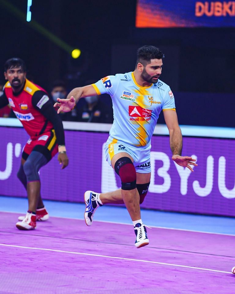 Pardeep Narwal in action during UP Yoddha vs Bengaluru Bulls match (Image: Pro Kabaddi/Facebook)