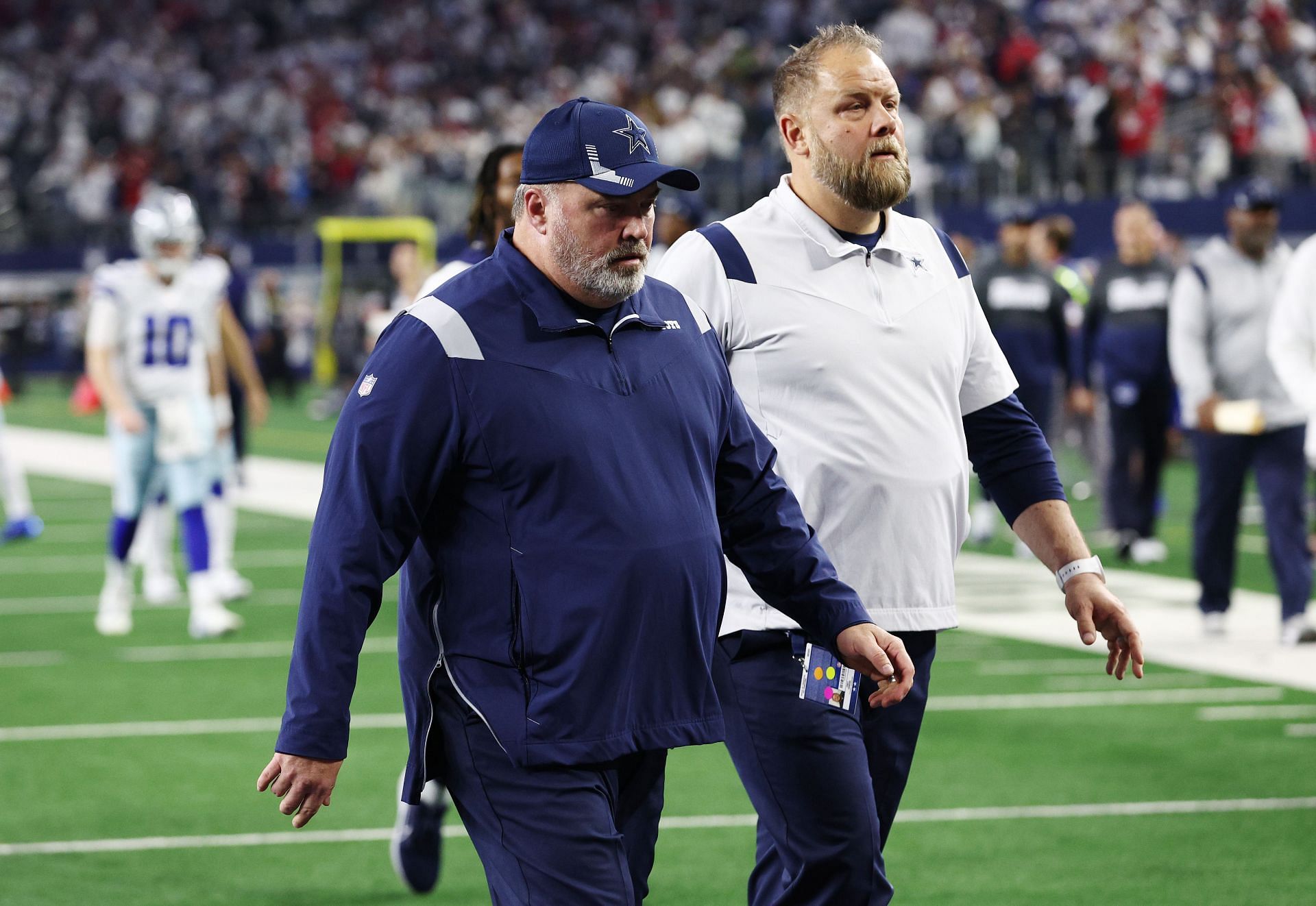 Cowboys fans brawl as they watch team lose to 49ers in playoff