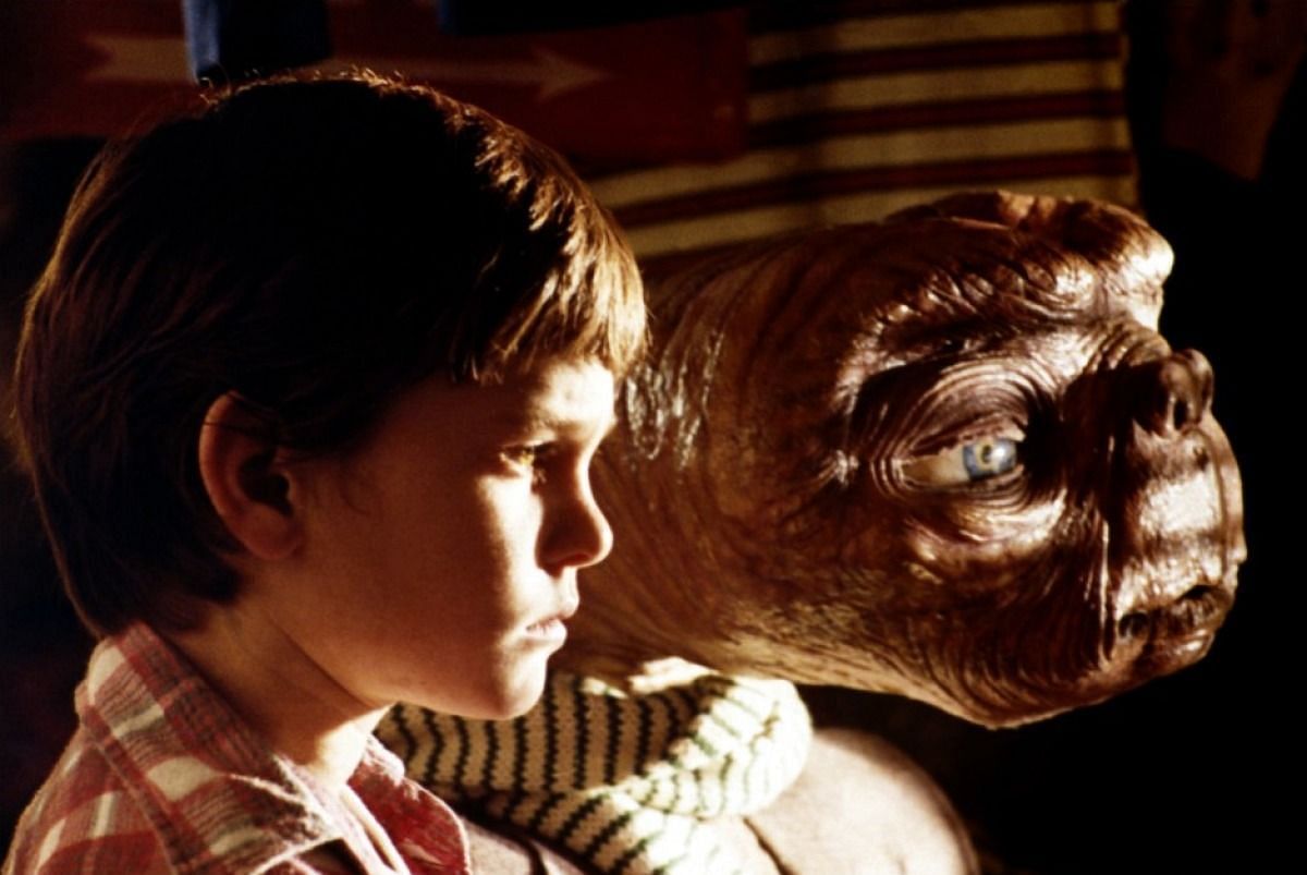 Elliot and E.T. (Image via Universal Pictures)