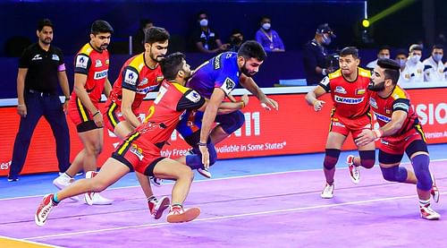 Vijay scored a Super 10 against the Haryana Steelers last night in Pro Kabaddi 2022 (Image: Pro Kabaddi/Facebook)