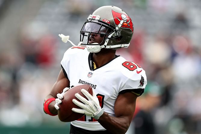 "Never seen anything like it" - NFL insider reveals details of Antonio Brown and Bruce Arians' sideline fight
