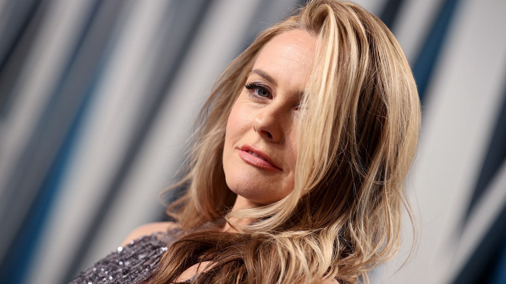 Alicia Silverstone uploaded a video on her TikTok account where she gave the middle finger to her body-shamers (Image via Getty Images/ Rich Fury/ VF20)