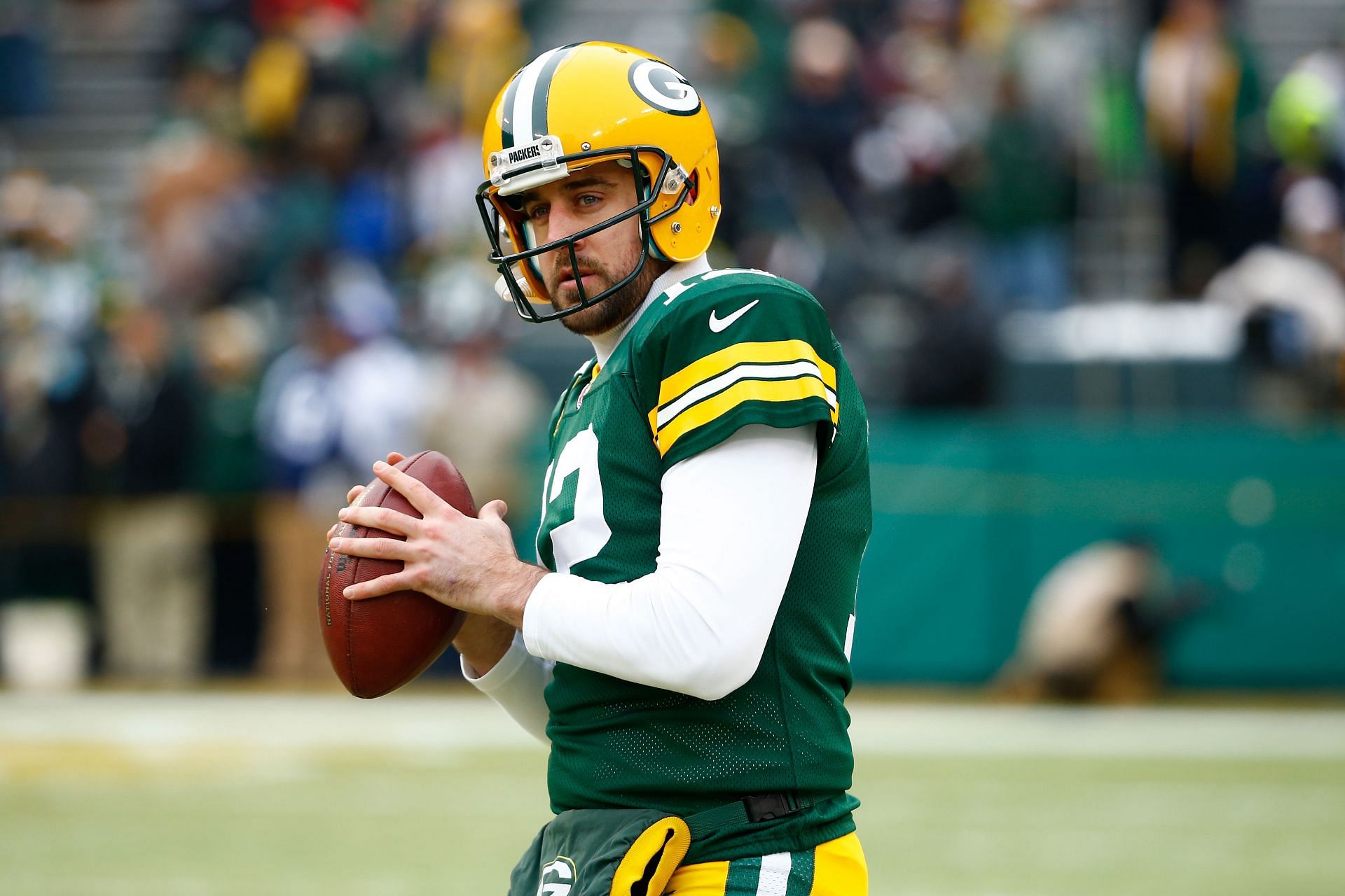 Aaron Rodgers basks in the Lambeau Field cheers after playoff win