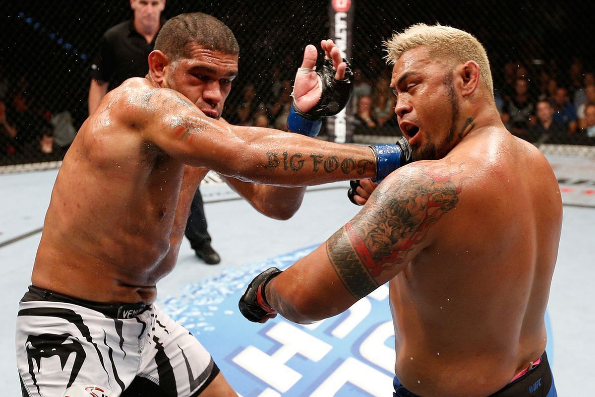 Mark Hunt&#039;s brawl with Antonio Silva is amongst the greatest heavyweight fights in history
