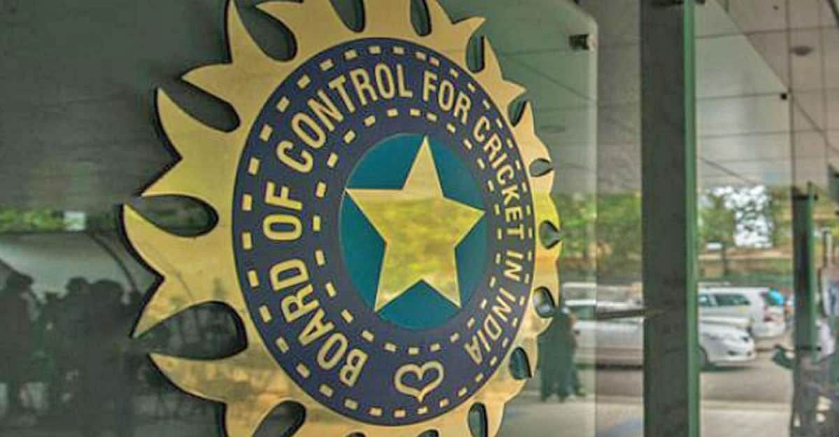 BCCI are considering the possibility of contesting the Bengaluru Test under the lights.