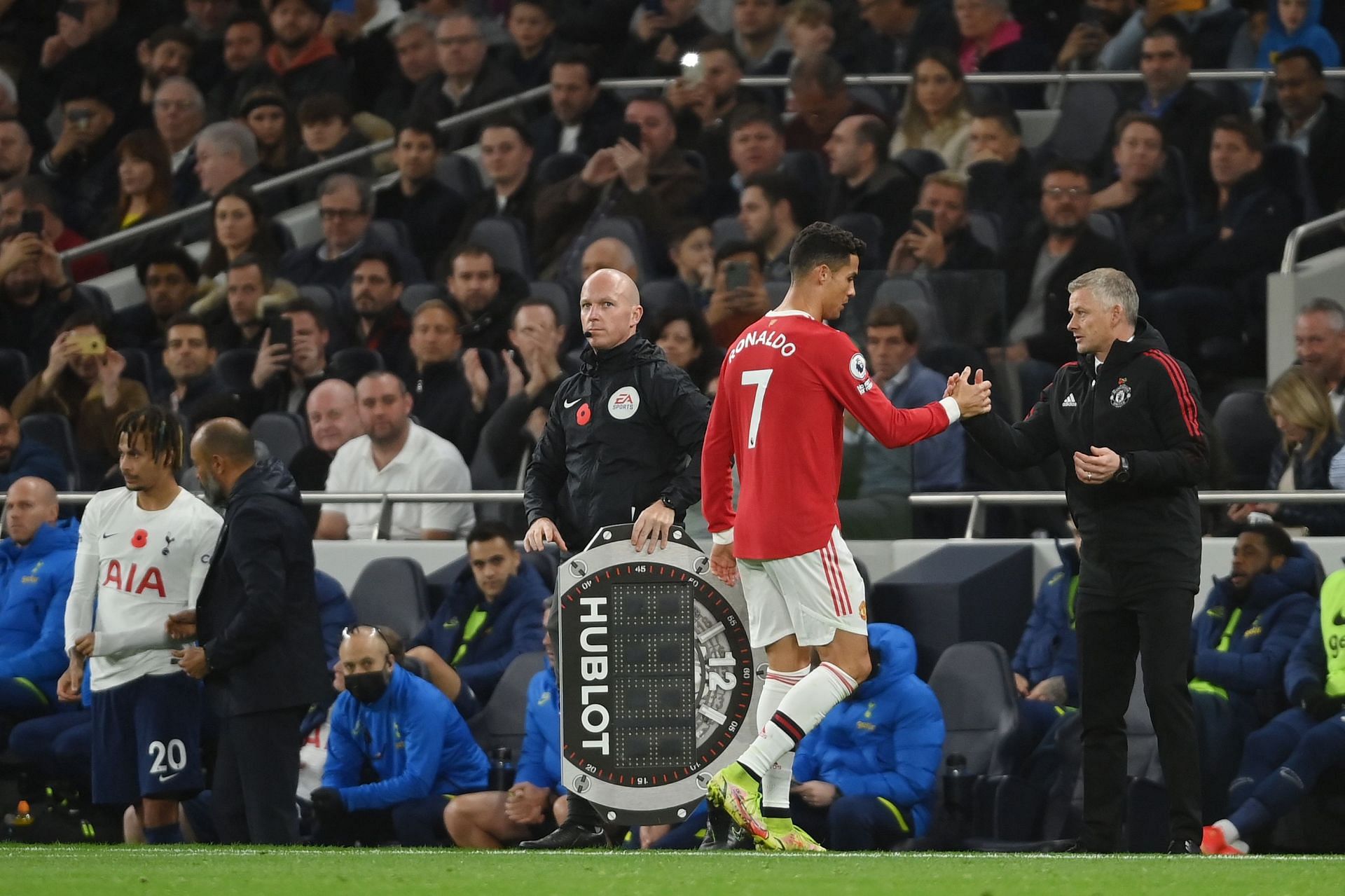 Tottenham Hotspur v Manchester United - Premier League