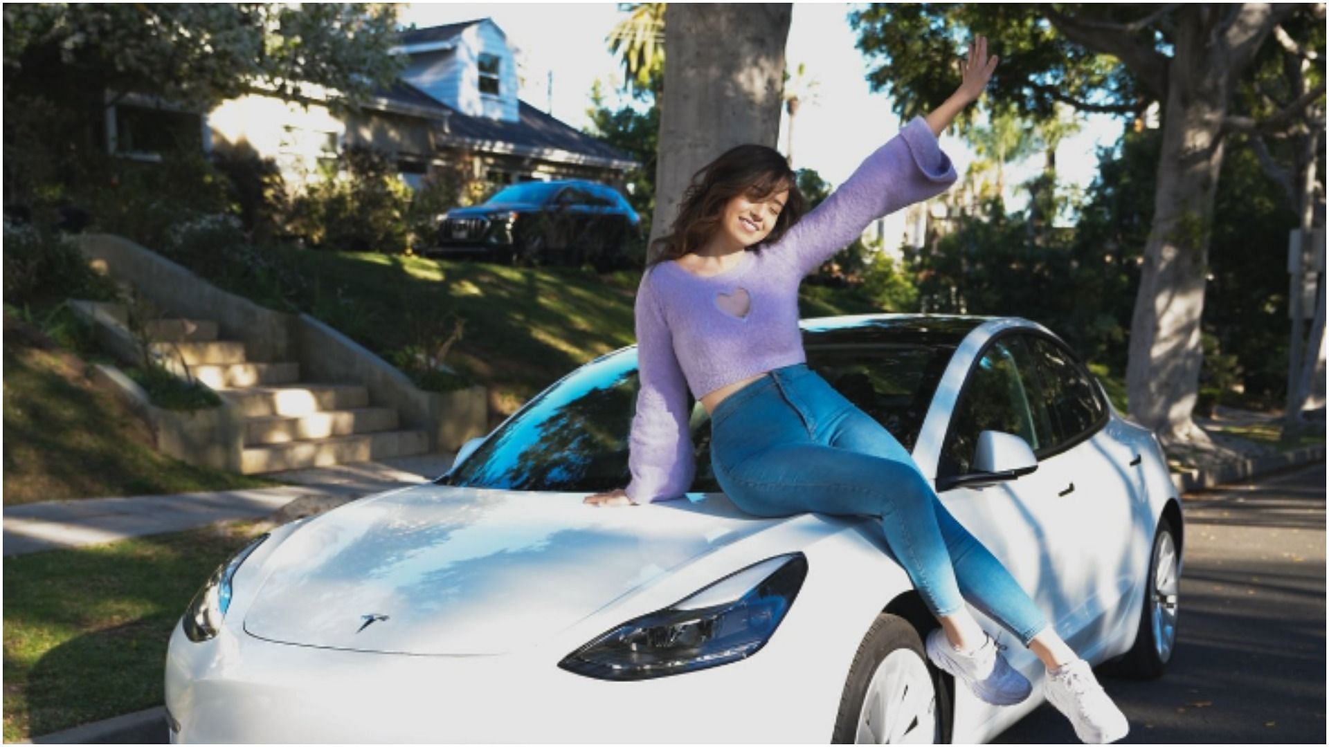 Pokimane resigning with Twitch led to the Tesla car giveaway (Image via Pokimane/Twitter)