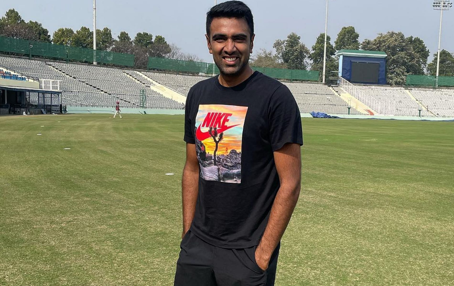 मोहाली के स्टेडियम में रविचंद्रन अश्विन (Photo Credit: Instagram)