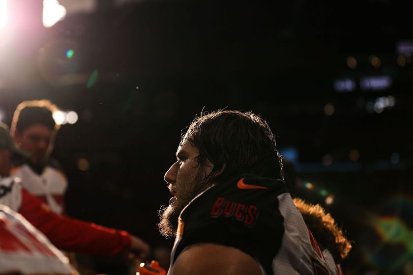 Buccaneers lineman makes shocking decision to retire at 28