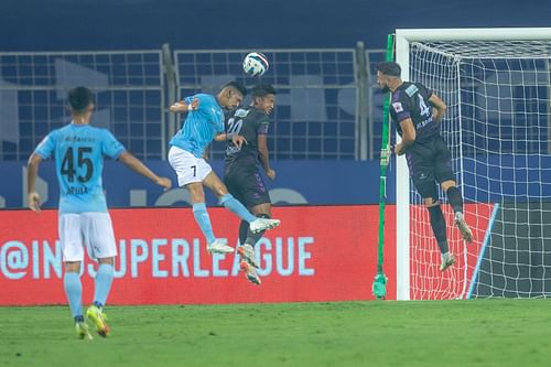 Mumbai City FC were relentless in their attacks against Odisha FC (Image Courtesy: ISL)