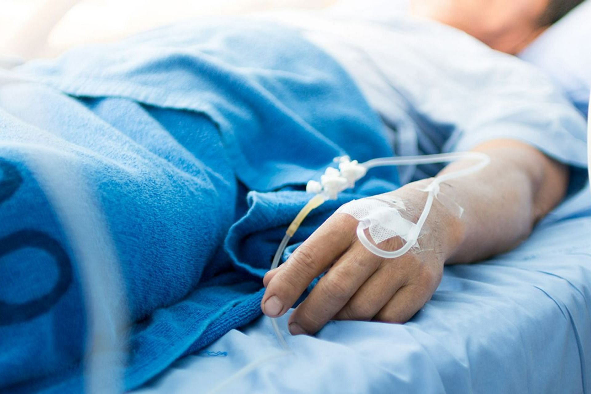 Teenager suffers from life-threatening disease after consuming leftovers (Image via Shutterstock)