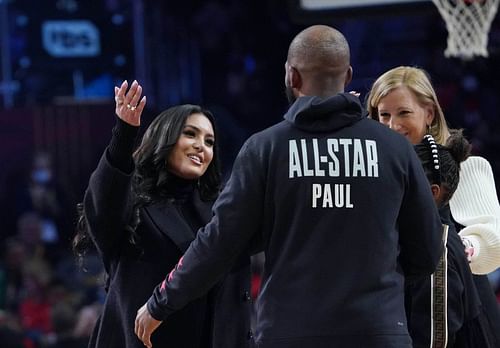 Vanessa Bryant and WNBA Commissioner Cathy Engelbert presented Chris Paul with the Kobe and Gigi Bryant WNBA Advocac Award during the 2022 NBA All-Star Game. [Photo: Rappler]