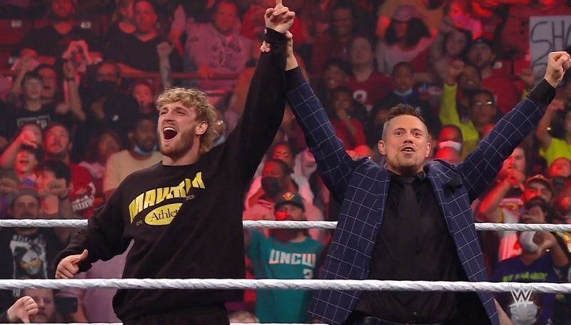 WWE Raw में इस हफ्ते एक विवादित सुपरस्टार ने चौंकाने वाली वापसी की है