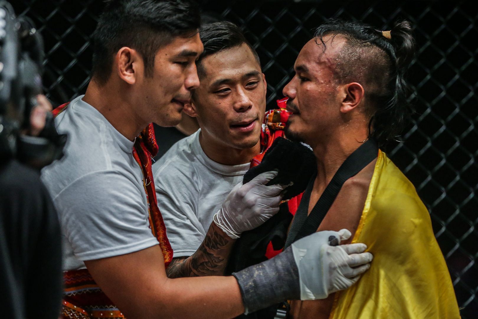 Aung La N Sang (left) and Tial Thang (right). [Photo: ONE Championship]