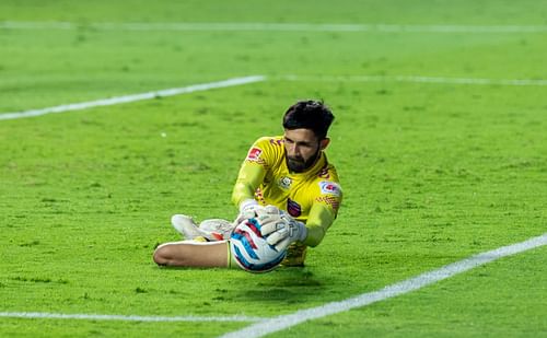 Odisha FC's custodian Arshdeep Singh stopping a shot (Image Courtesy: ISL)