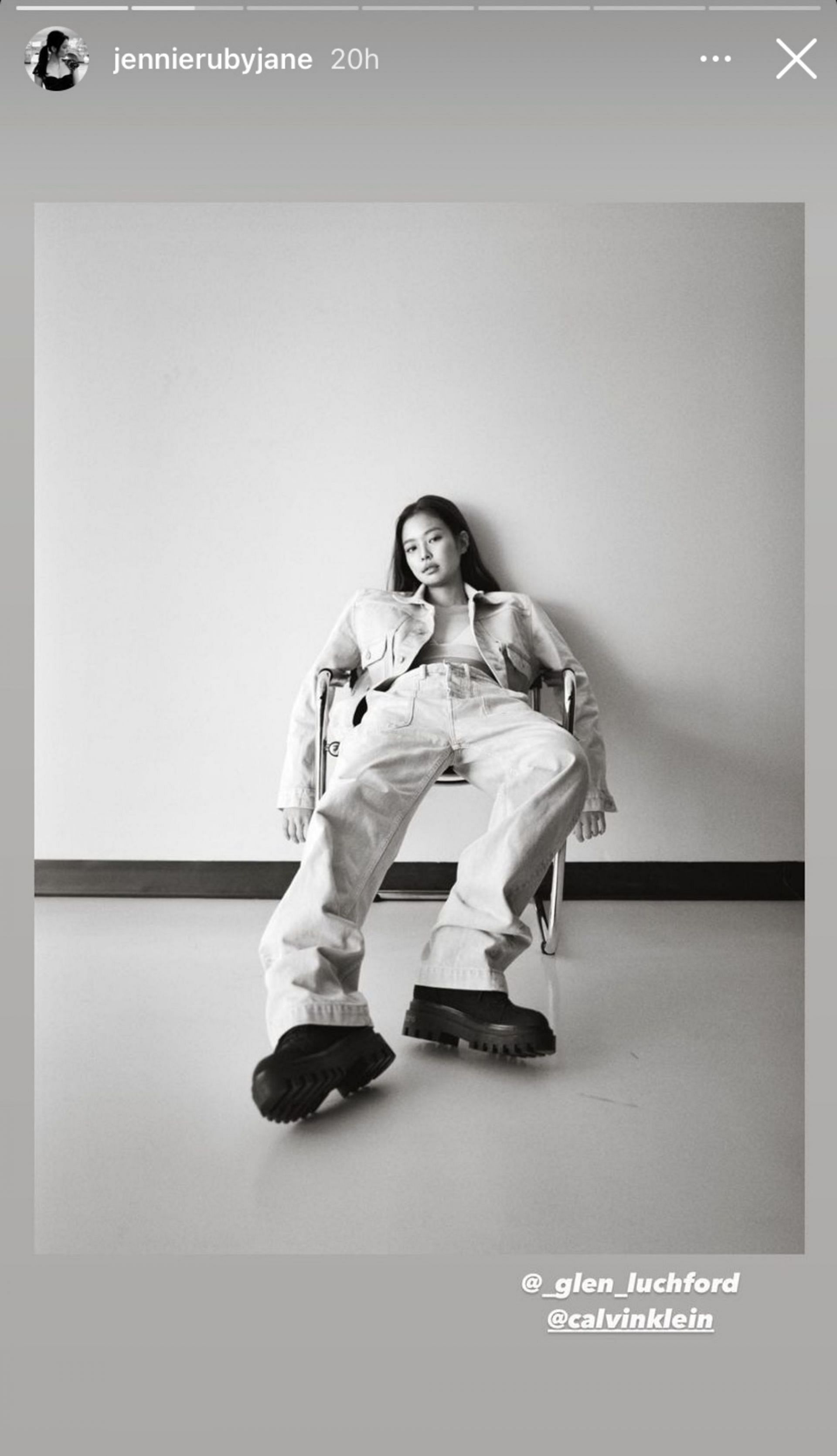 Jennie poses for Calvin Klein&#039;s latest apparel collection (Image via Instagram/@jennierubyjane)