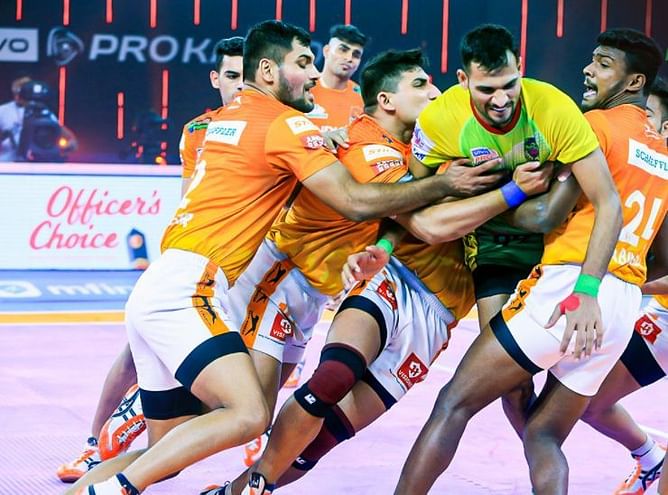 PKL 8 के प्लेऑफ में पहुंचने वाली पहली टीम आई सामने, एक रेड में 5 खिलाड़ियों के आउट होने से बदला मैच का परिणाम