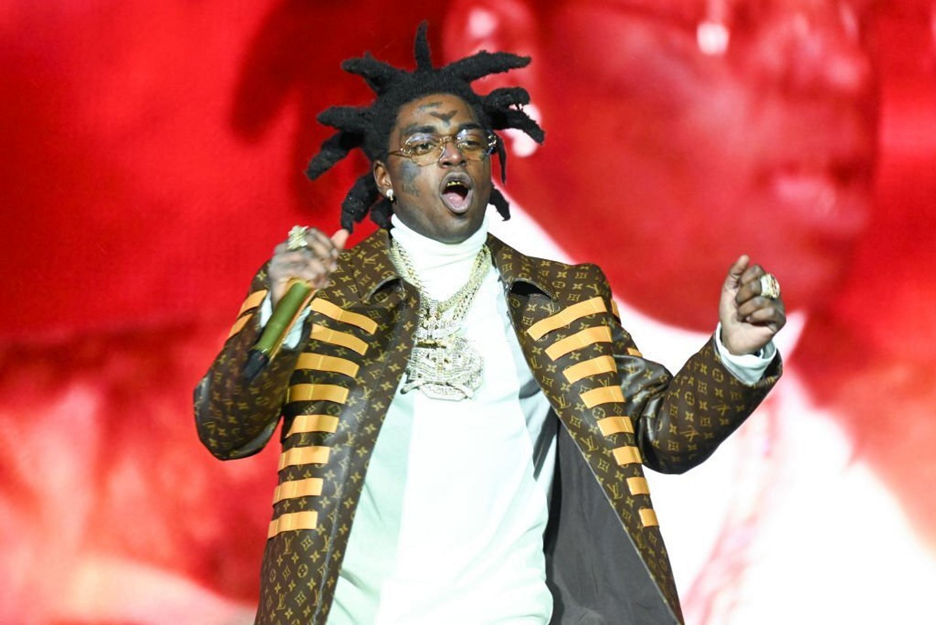 Kodak Black&#039;s new hairstyle was a topic of discussion on social media (Image via Getty Images/Astrida Valigorsky)