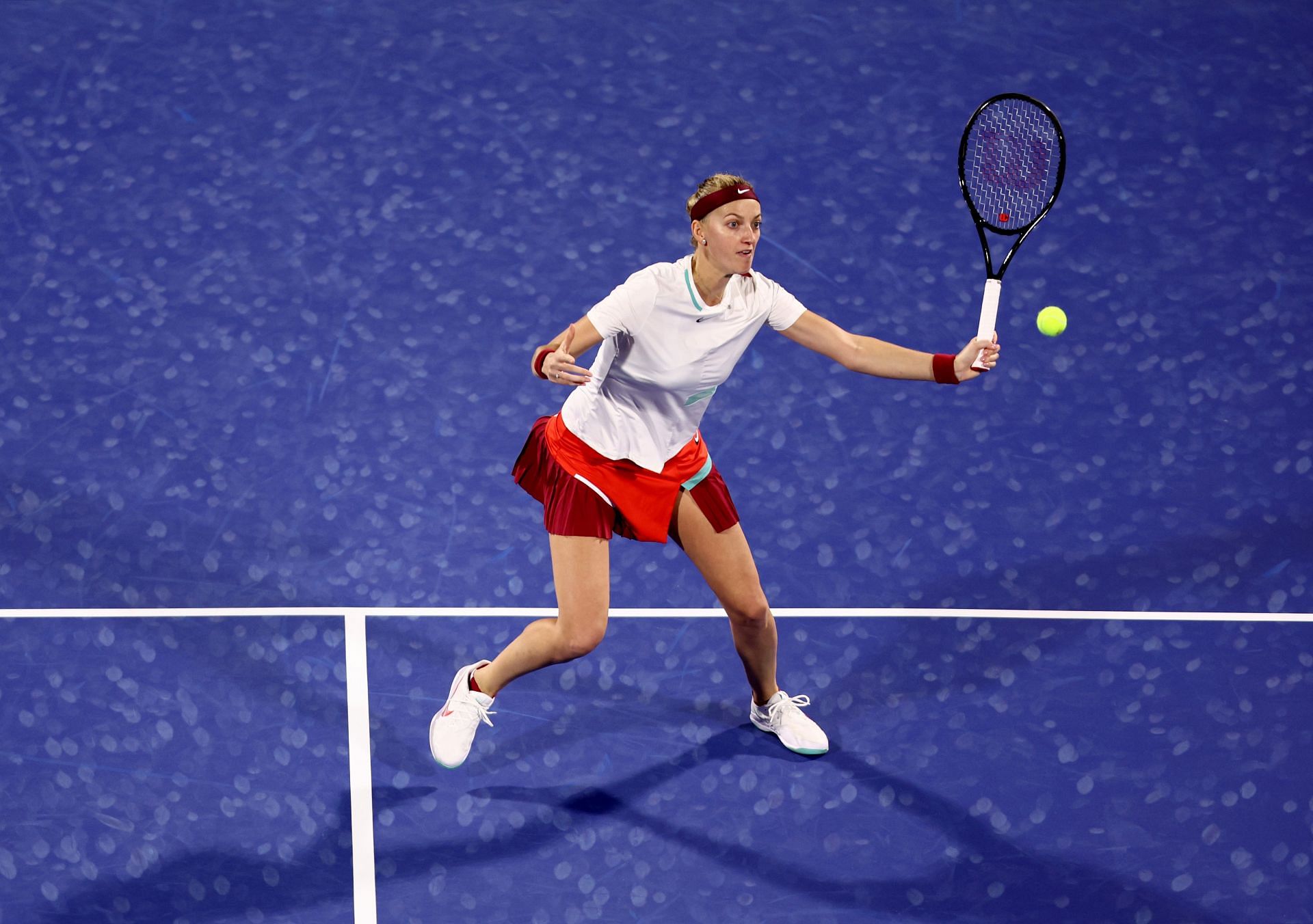 Petra Kvitova duirng her first match at the 2022 Dubai Duty Free Tennis.