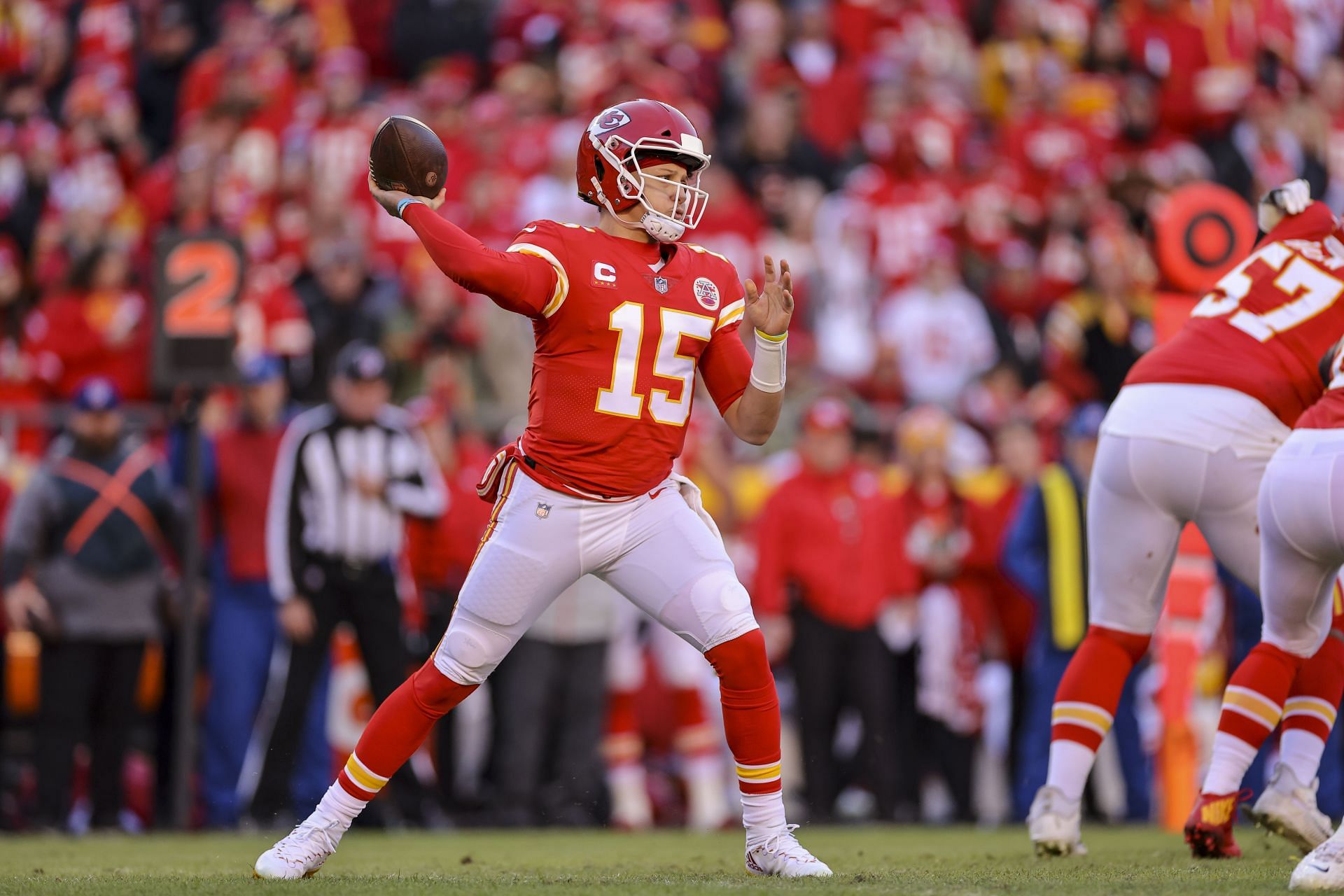 Chiefs: Why Patrick Mahomes is back at #1 in ESPN QB rankings