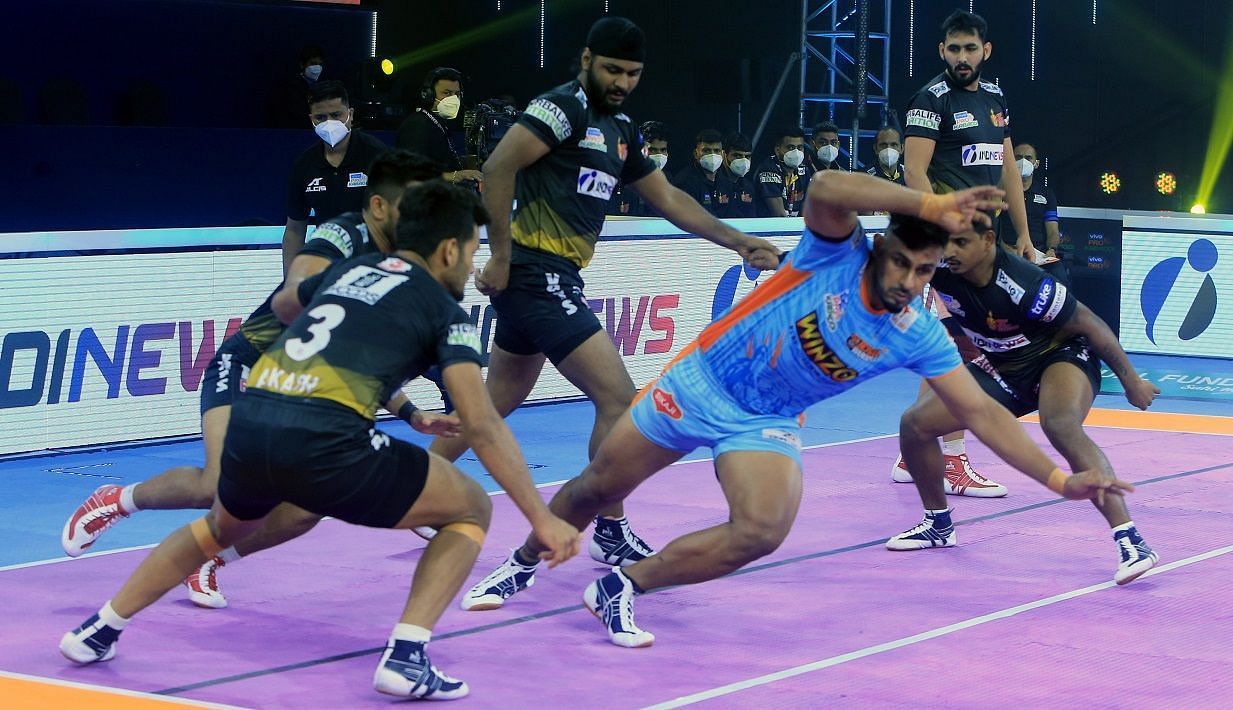 PKL 8 में मनिंदर सिंह और दीपक हूडा ने लगाया सुपर 10 (Photo: Pro Kabaddi League)