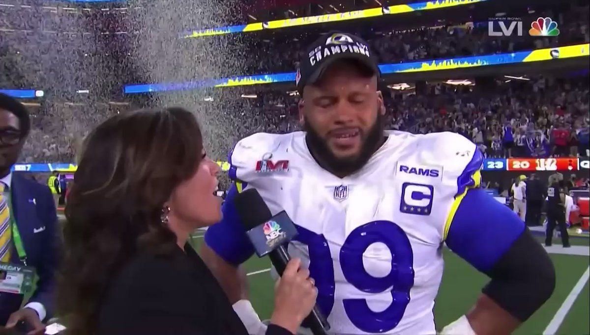 aaron donald flexes insane physique during super bowl parade