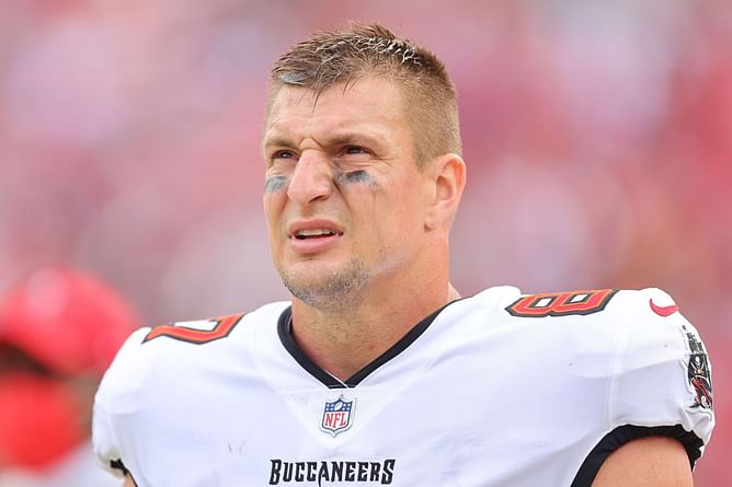 "Gotta figure all that out" - Rob Gronkowski tight-lipped regarding commitment to Buccaneers