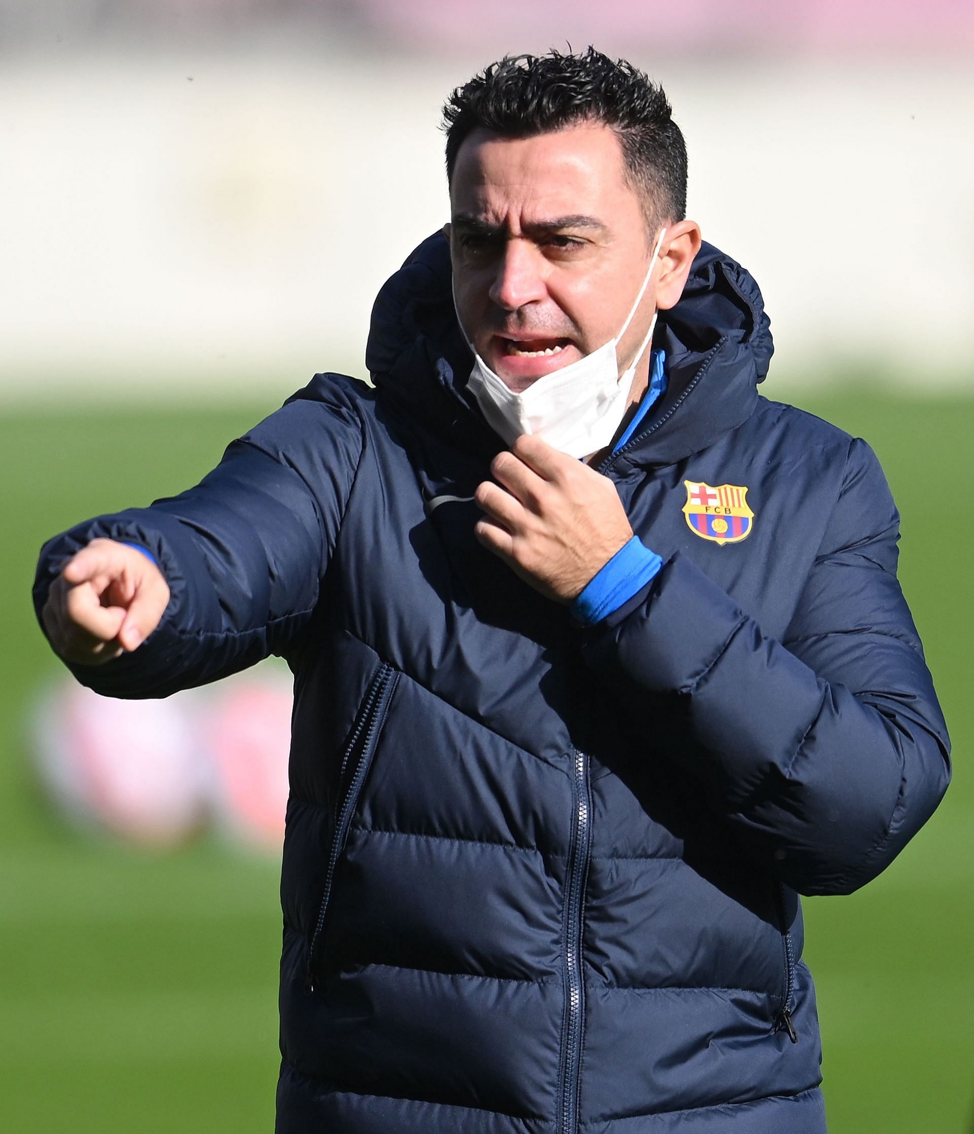 Barcelona&#039;s Xavi planning to raid Manchester for 27-year-old defender
