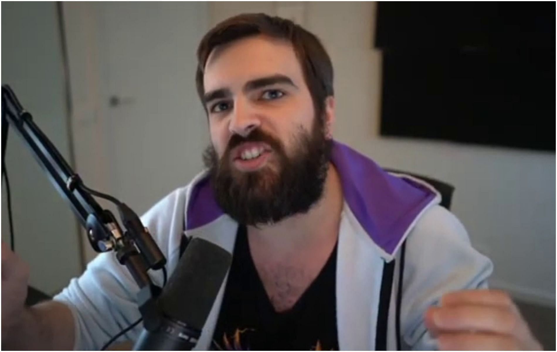 Twitch streamer DarkViperAU recently compared reaction content to sexual assault (Image via Twitch)
