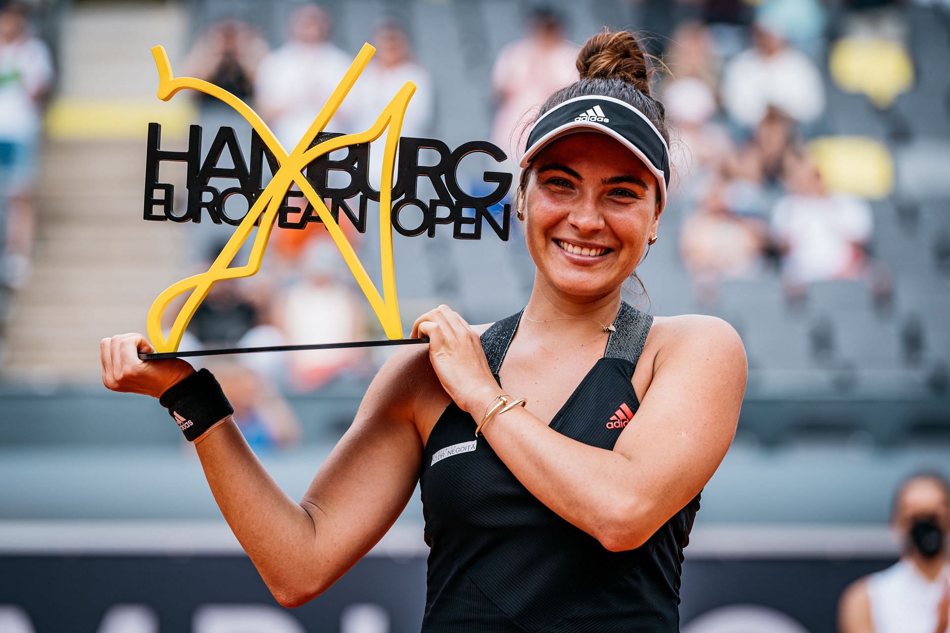 Elena-Gabriela Ruse poses with her winner&#039;s trophy at the 2021 Hamburg European Open.