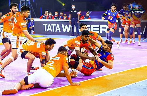 Pardeep Narwal scored 18 points against Puneri Paltan in the Eliminator match (Image Courtesy: PKL/Facebook)